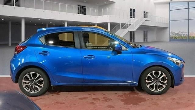 Used Mazda 2 Edition 90 HP (66 kW) 2015 Blue Hatchback