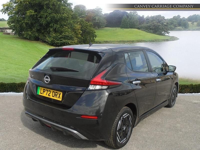 Usado Nissan Leaf Acenta 110 kW (150 HP) 2022 Preto Citadino