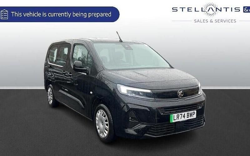 Used Vauxhall Combo Design Edition 100 kW (136 HP) 2026 MPV