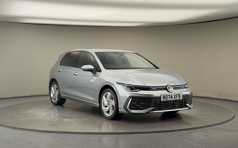 Oyster silver metallic/oyster silver metallic Used 2024 VW Golf VIII GTE Hatchback | £26,500 (Fair price) - Image 1/4