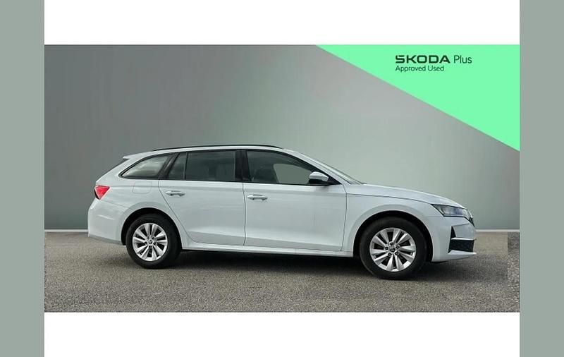 Used Skoda Octavia SE Technology 150 HP (110 kW) 2024 White Estate
