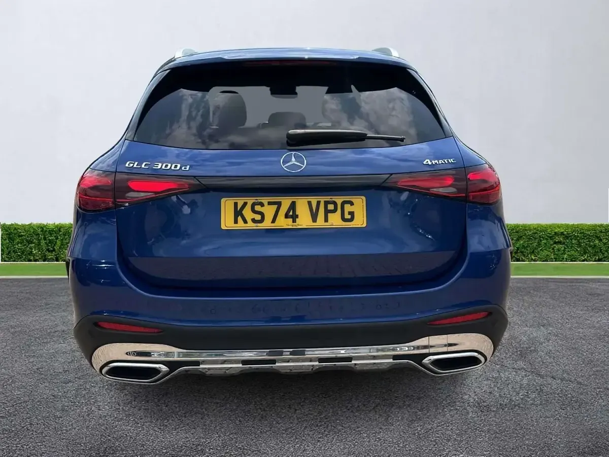 Second-hand Mercedes GLC300e AMG Line Premium 2025 Albastru Break