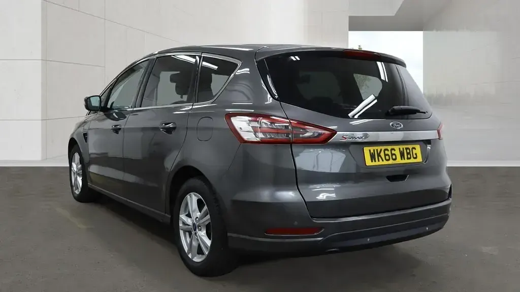 Used Ford S-MAX Titanium 180 HP (132 kW) 2016 Grey MPV