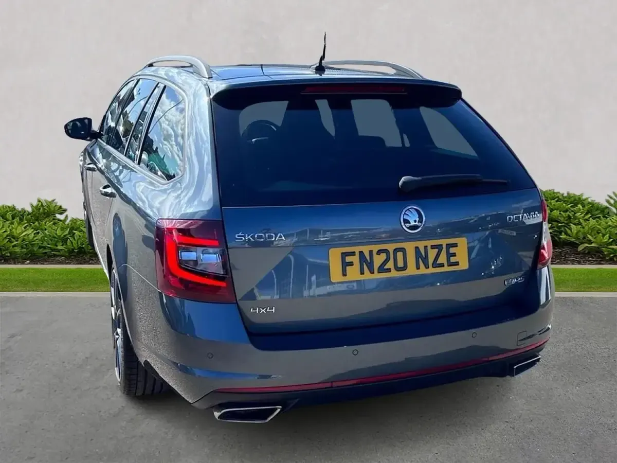 Gebraucht Skoda Octavia vRS 184 PS (135 kW) 2020 Grau Kombi