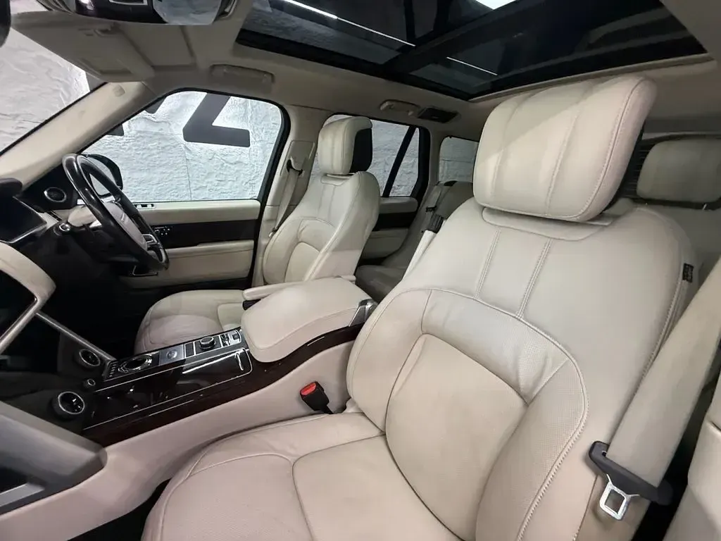 Used Land Rover Range Rover Vogue SE 339 HP (249 kW) 2019 Blue SUV