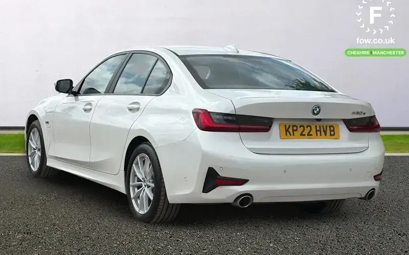Used BMW 330e Performance 292 HP (214 kW) 2022 White Sedan