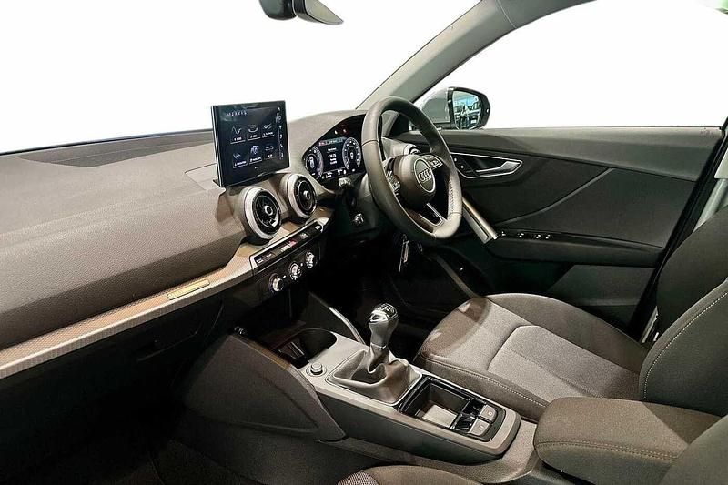Used Audi Q2 Sport 113 HP (83 kW) 2025 Grey SUV
