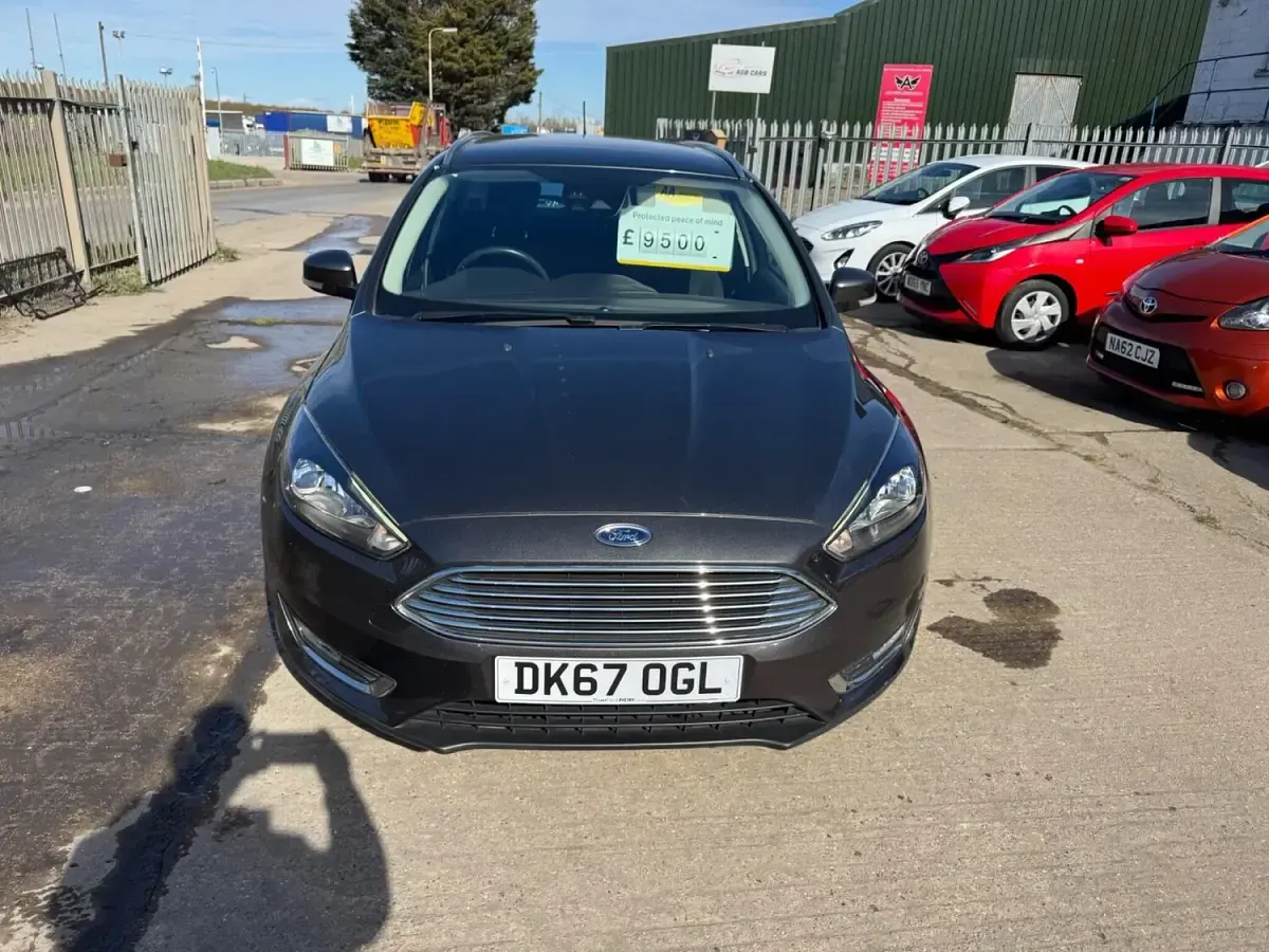 Used Ford Focus Titanium 125 HP (91 kW) 2017 Grey Estate