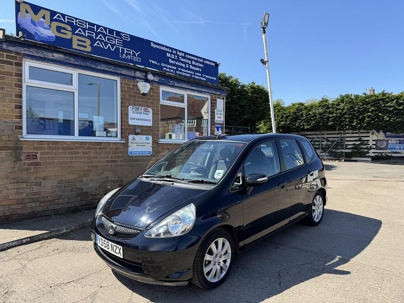 Second-hand Honda Jazz SE 82 CP (60 kW) 2008 Negru Hatchback