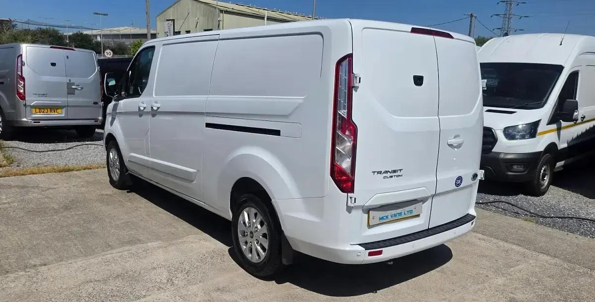 Used Ford Transit Custom Limited 130 HP (95 kW) 2023 White Van