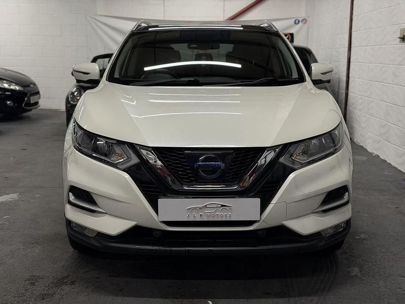 Used Nissan Qashqai N-Connecta 115 HP (84 kW) 2017 White SUV