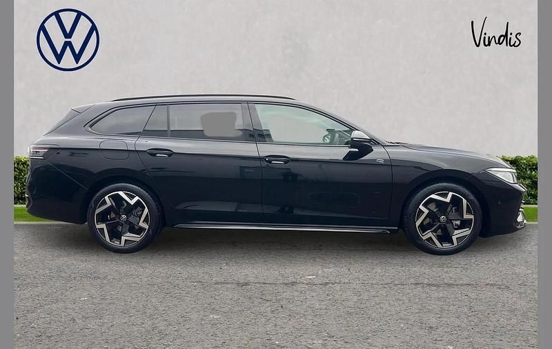 Used VW Passat R-line 147 HP (108 kW) 2025 Black Estate
