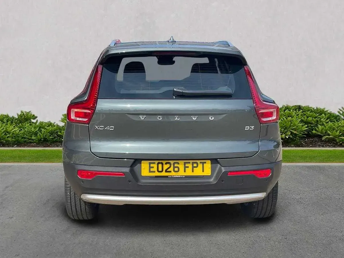 New Volvo XC40 Core 163 HP (119 kW) 2026 SUV