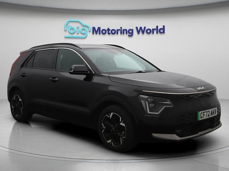 Black Used 2022 Kia e-Niro 3 SUV | £19,600 (A bit pricey) - Image 1/4
