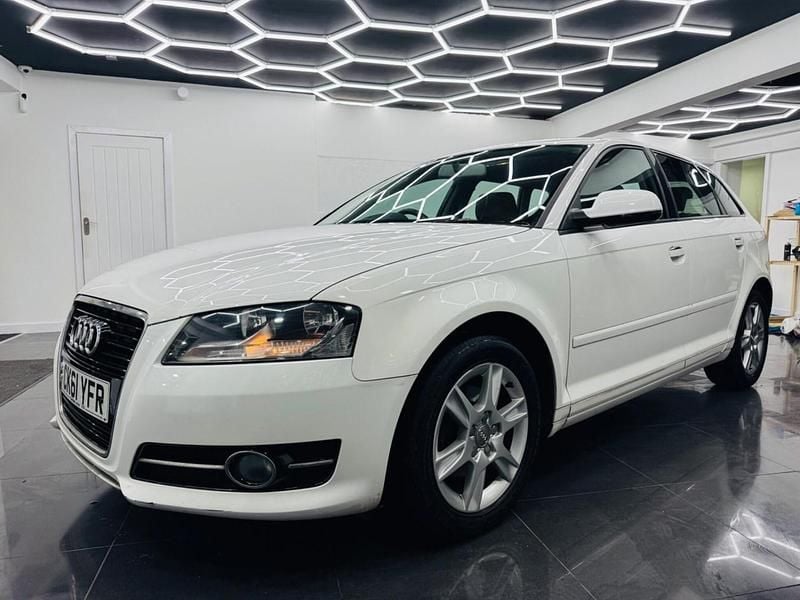 Used Audi A3 Sportback 105 HP (77 kW) 2011 White Hatchback