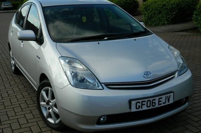 Silver Used 2006 Toyota Prius Hatchback | £4,495 (Expensive) - Image 1/4