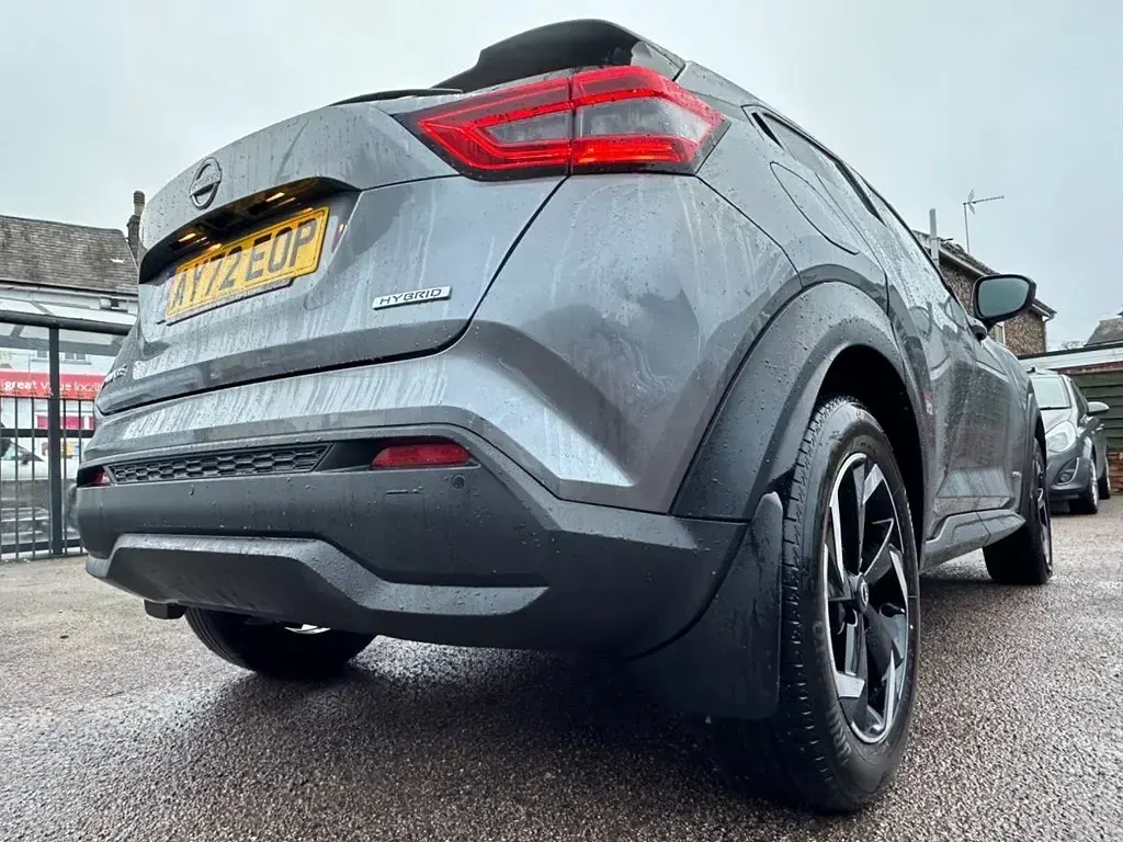 Second-hand Nissan Juke N-Connecta 143 CP (105 kW) 2022 Gri SUV