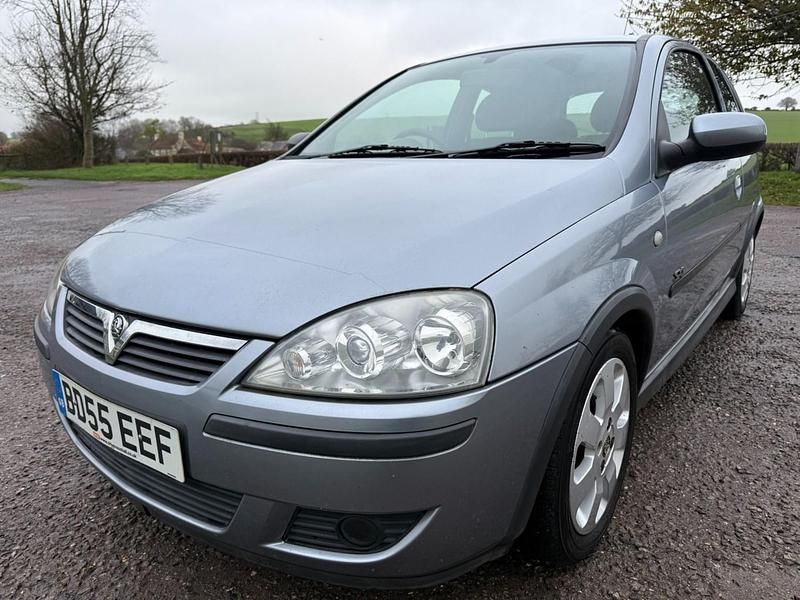 Silver Used 2006 Vauxhall Corsa Hatchback | £1,495 (Good price) - Image 1/4