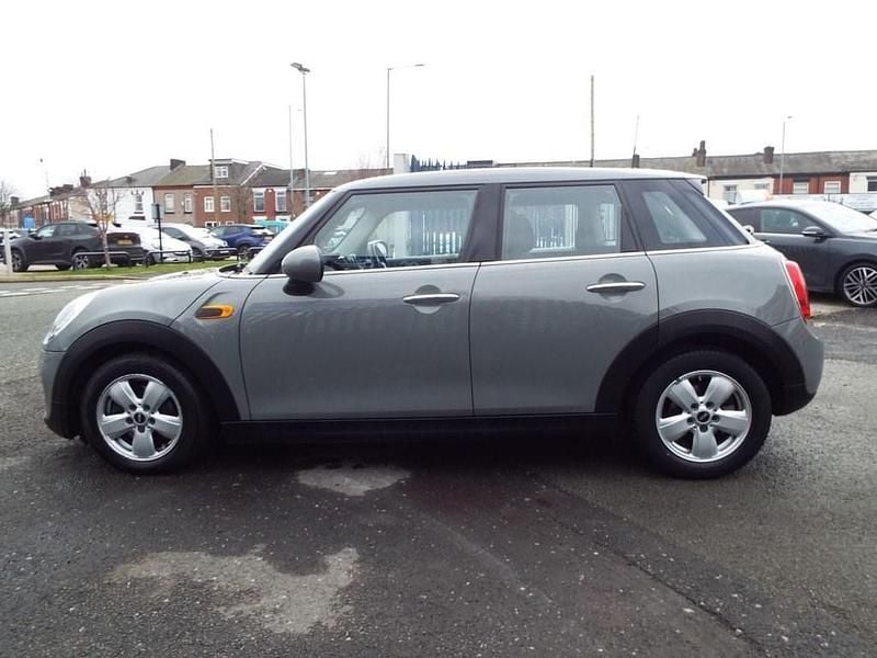 Used Mini Cooper D Hatch 116 HP (85 kW) 2017 Grey Hatchback