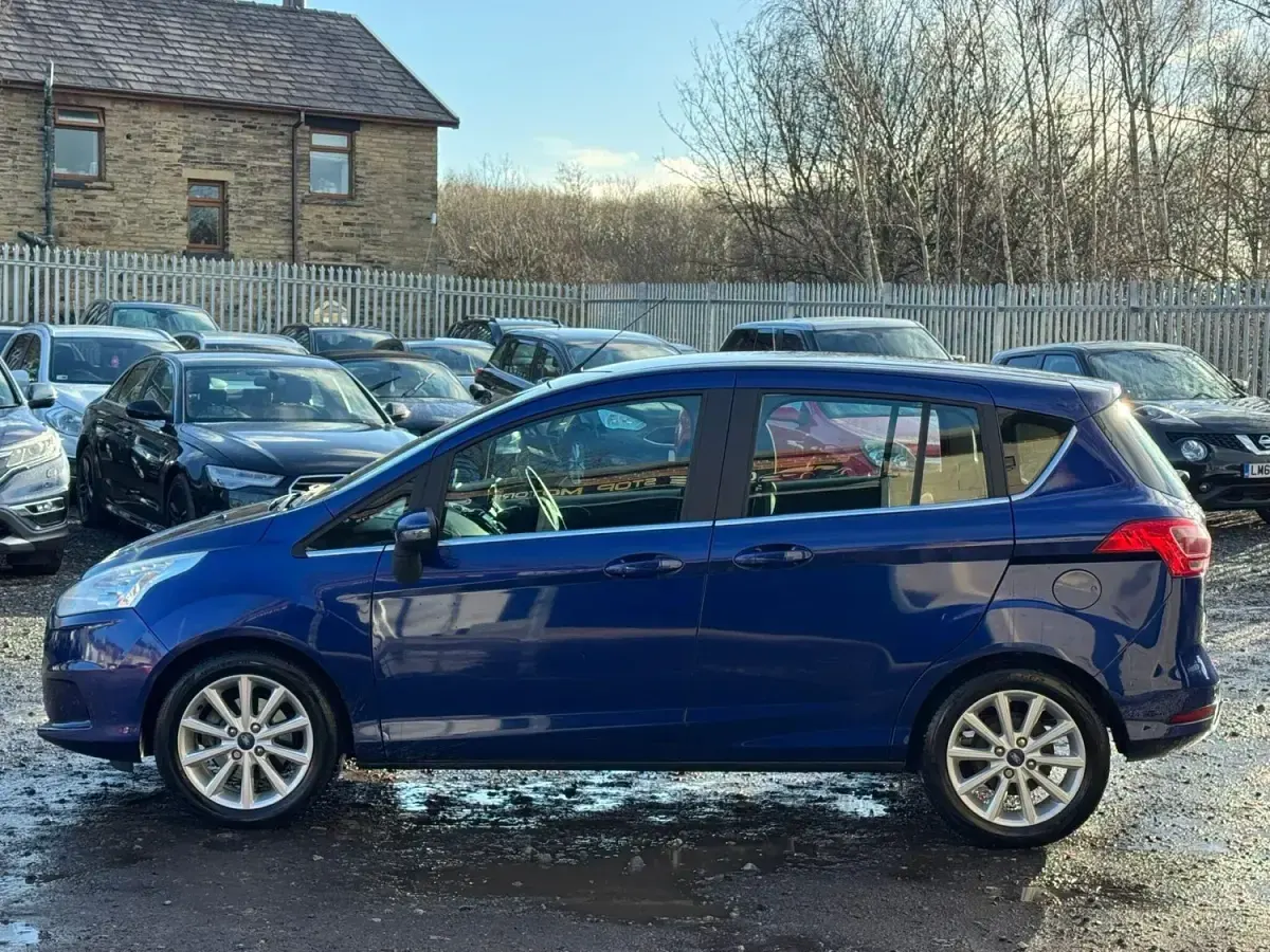 Usado Ford B-MAX Titanium 2017 Azul Monovolume