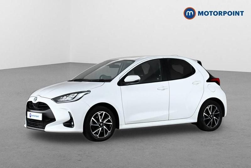 Used Toyota Yaris Hybrid Design 2023 White Hatchback