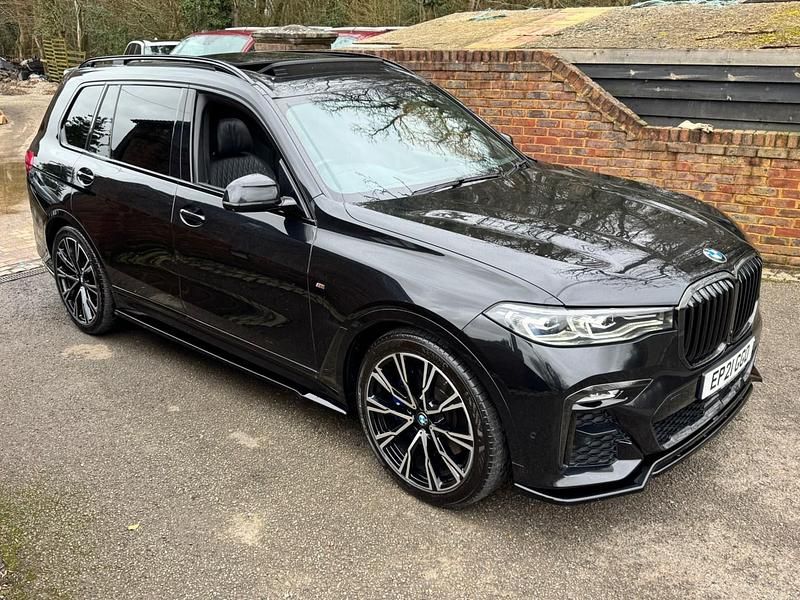 Usado BMW X7 M Sport 376 HP (276 kW) 2021 Preto SUV
