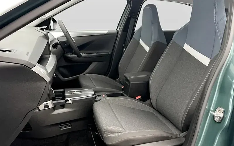 New Vauxhall Frontera Design Edition 83 kW (113 HP) 2025 Green SUV