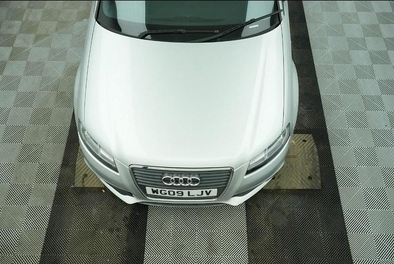 Begagnad Audi A3 S-Line 2009 Silver Halvkombi