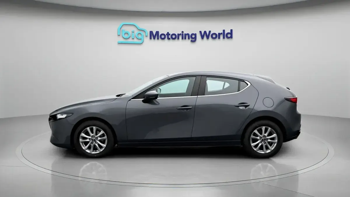 Gebraucht Mazda 3 121 PS (88 kW) 2023 Grau Kleinwagen