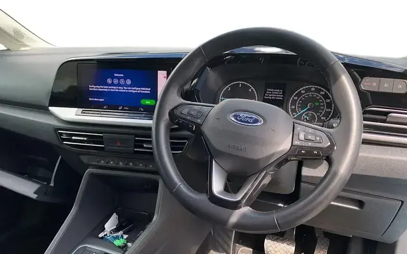 Używany Ford Tourneo Titanium 122 KM (89 kW) 2026 Kombi