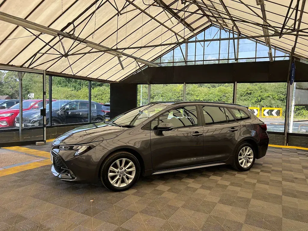 Used Toyota Corolla 138 HP (101 kW) 2023 Grey Estate