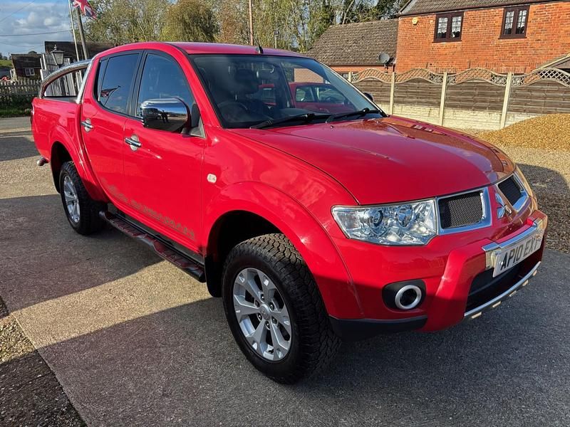 Red Used 2010 Mitsubishi L200 Pickup | £8,995 (Fair price) - Image 1/4