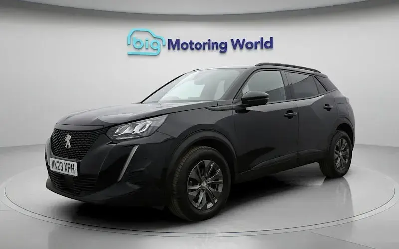 Second-hand Peugeot 2008 Active+ 101 CP (74 kW) 2023 Negru SUV