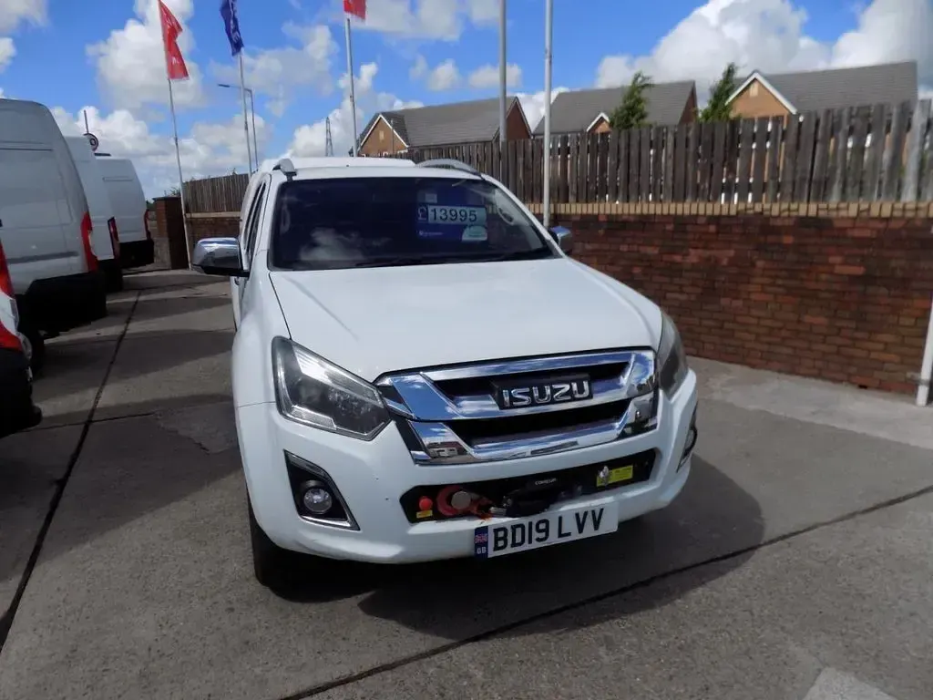 Used Isuzu D-Max 2019 White Sedan