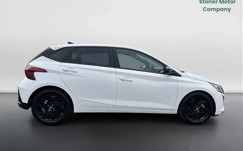 Used Hyundai i20 Blackline 90 HP (66 kW) 2026 White Hatchback