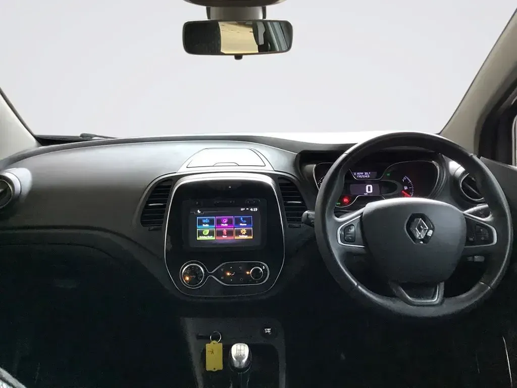 Used Renault Captur Dynamique 90 HP (66 kW) 2017 Grey SUV