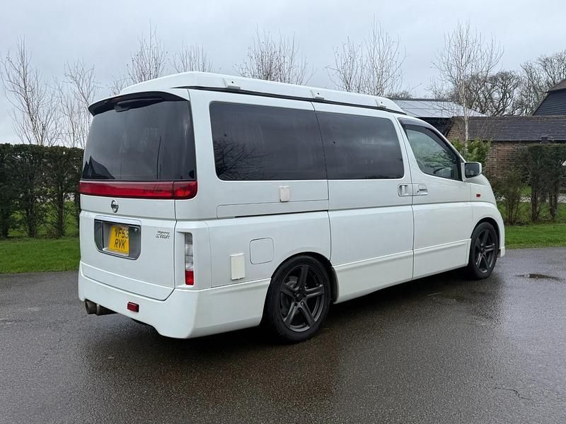Used Nissan Elgrand 2004 White MPV