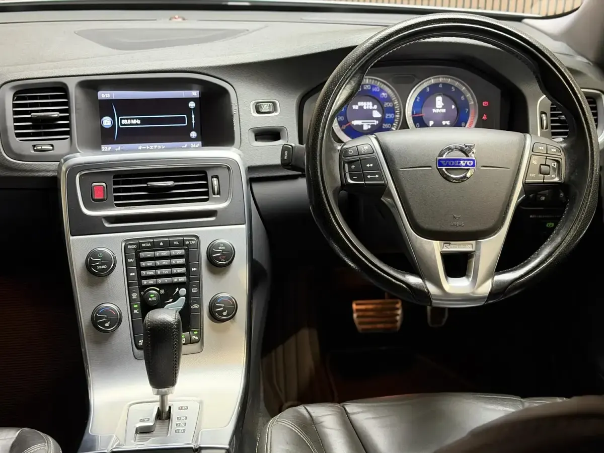 Used Volvo S60 R-Design 180 HP (132 kW) 2012 Sedan