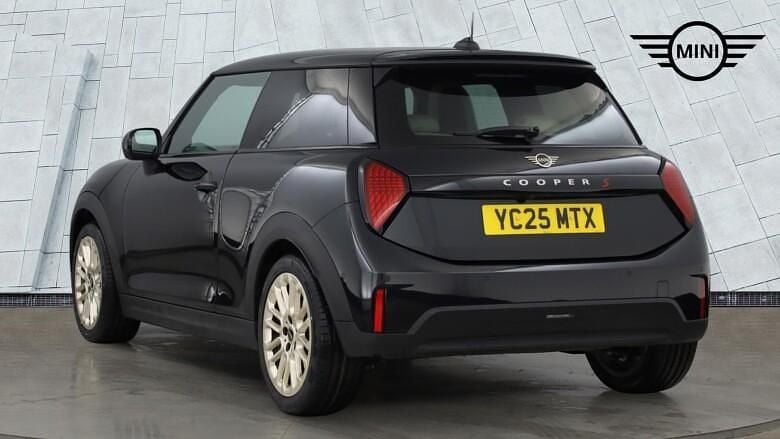 Used Mini Cooper Exclusive 150 kW (204 HP) 2025 Hatchback