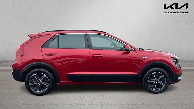 Used Kia Niro 139 HP (102 kW) 2023 Red SUV