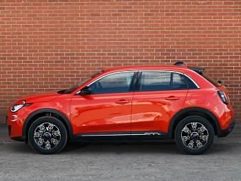 Nowe Fiat 600 136 KM (100 kW) 2026 Pomarańczowy SUV