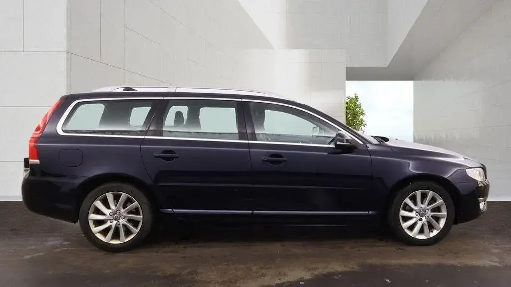 Używany Volvo V70 SE Lux 181 KM (133 kW) 2016 Niebieski Kombi