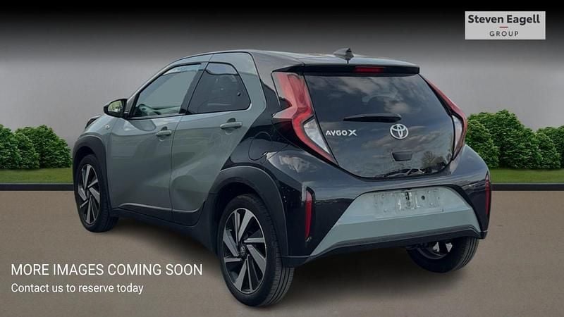 Used Toyota Aygo X 72 HP (52 kW) 2025 Green SUV