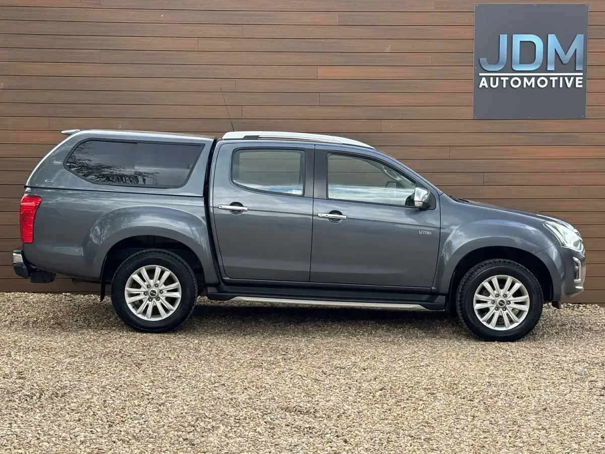 Used Isuzu D-Max 164 HP (120 kW) 2019 Grey Pickup