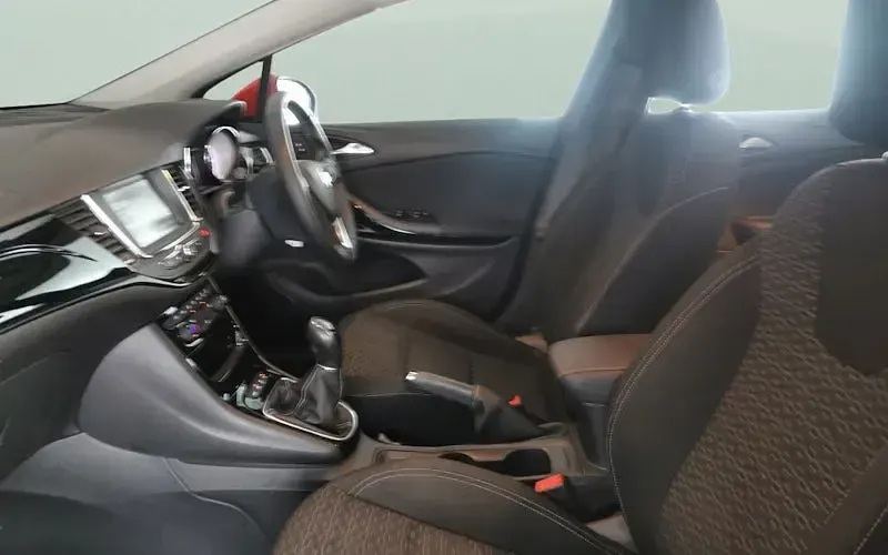 Begagnad Vauxhall Astra SRi 150 HK (110 kW) 2019 Halvkombi