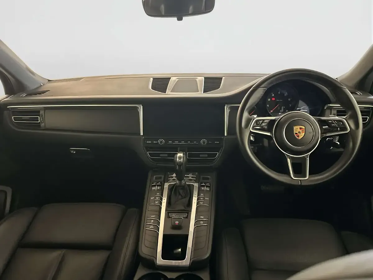 Used Porsche Macan 245 HP (180 kW) 2019 Silver SUV