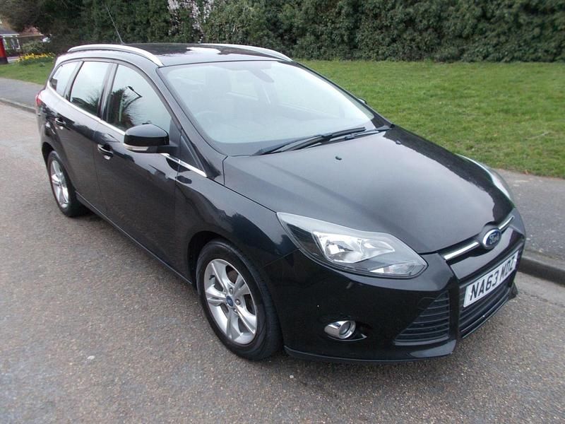 Used Ford Focus Zetec 115 HP (84 kW) 2013 Black Estate