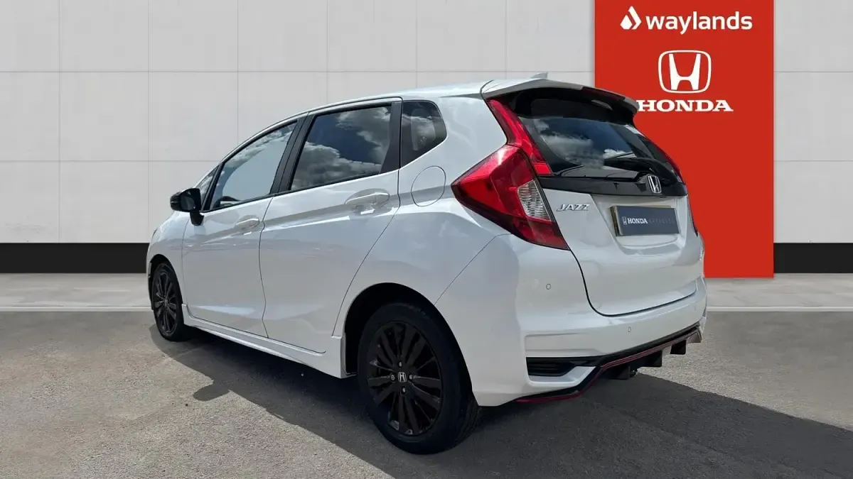 Used Honda Jazz Sport 130 HP (95 kW) 2018 White Hatchback