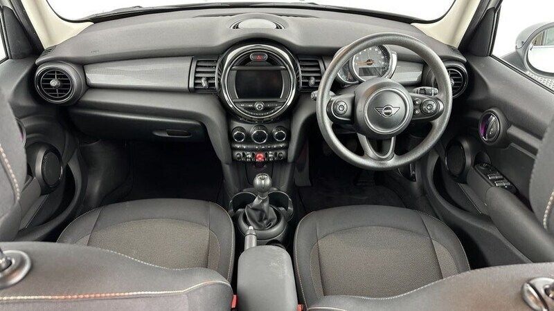 Used Mini Cooper Classic 136 HP (100 kW) 2019 Silver Hatchback