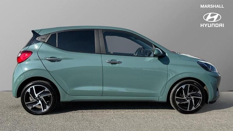 Used Hyundai i10 Premium 79 HP (58 kW) 2025 Green Hatchback